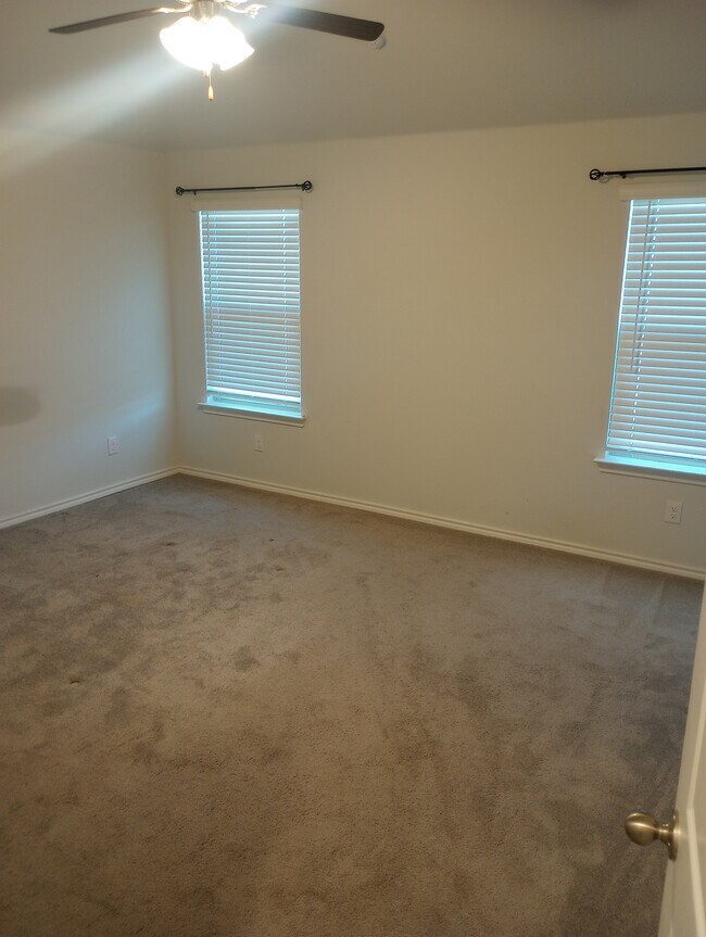 10128 Boxelder Dr, Crowley, TX 76036 - photo 4