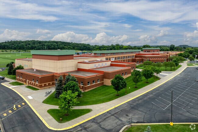 Grades 9-12 attend River Falls High School.