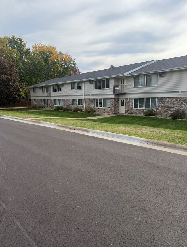 Dale Street Apartments, McFarland, WI 53558 - photo 2