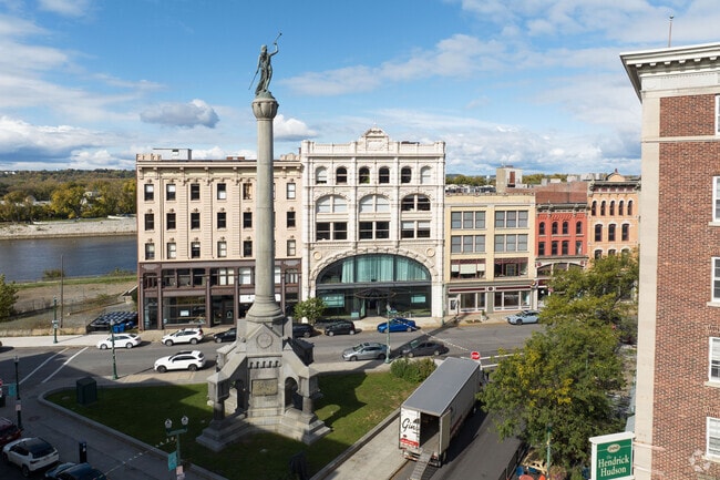 The soldiers and sailors monument honoring past wartimes in Troy, NY.