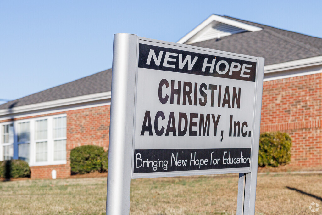 New Hope Christian Academy maintains a teacher ratio of 10:1.