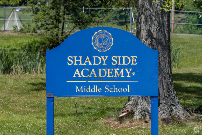 Students discover excellence at Shady Side Academy Middle School.