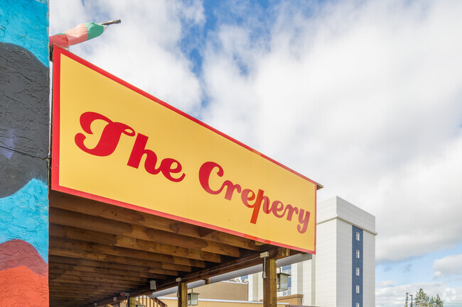 Head over to The Crepery for a delicious breakfast near Aurora-Lemeta.