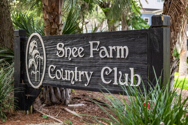 Welcome to Snee Farm Country Club near Snee Farm.