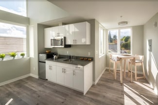 4229 7th Ave NE, Seattle, WA 98105