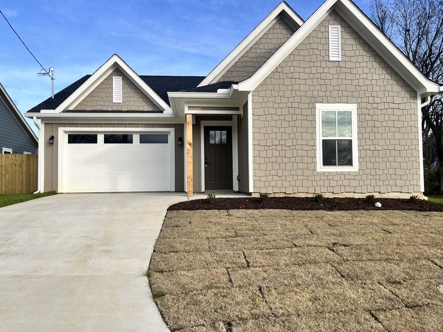 121 Otis St, Jackson, TN 38301 - photo 1