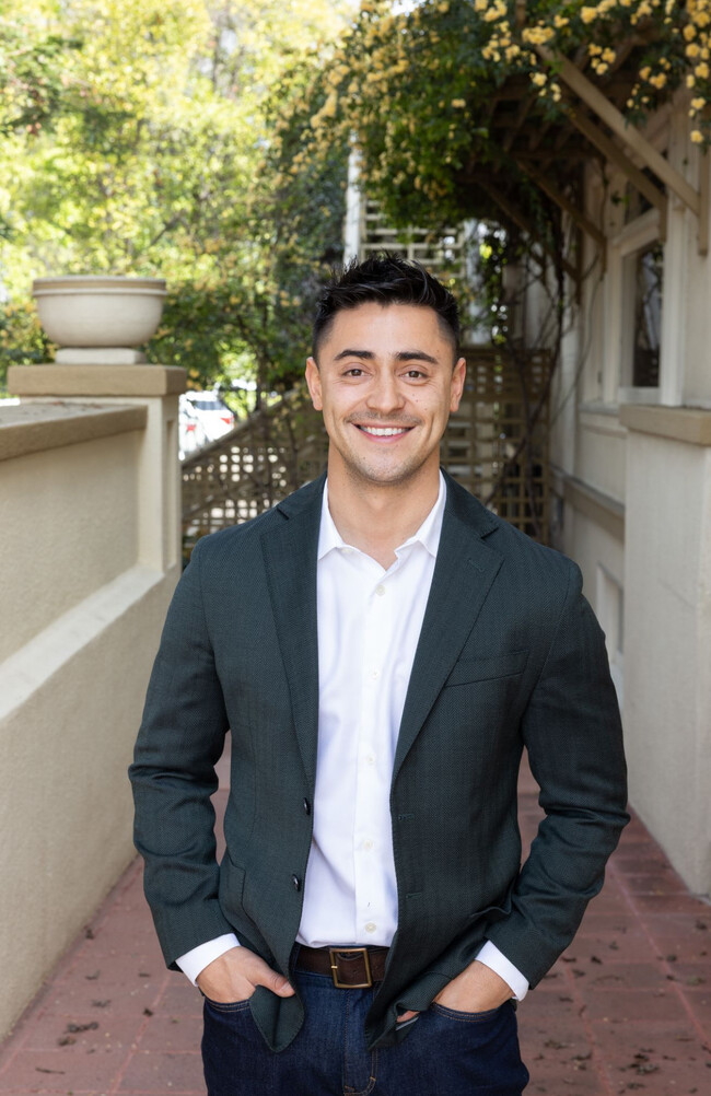 Agent Photo