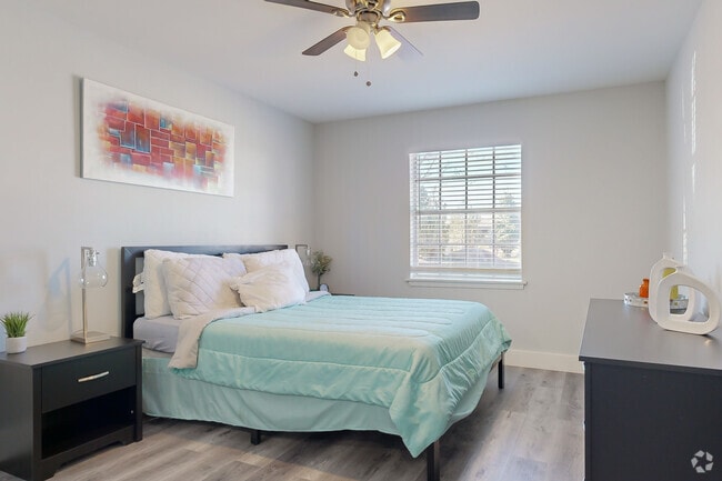 Spring Lake Cove Apartments, Birmingham, AL 35215 - photo 4