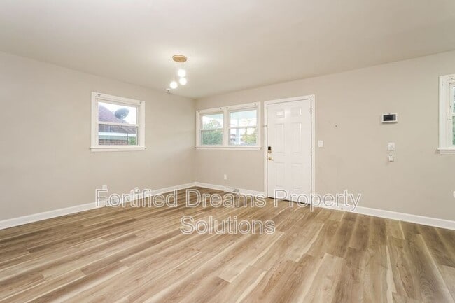 1615 Eastwood Ave, Greensboro, NC 27401 - photo 3