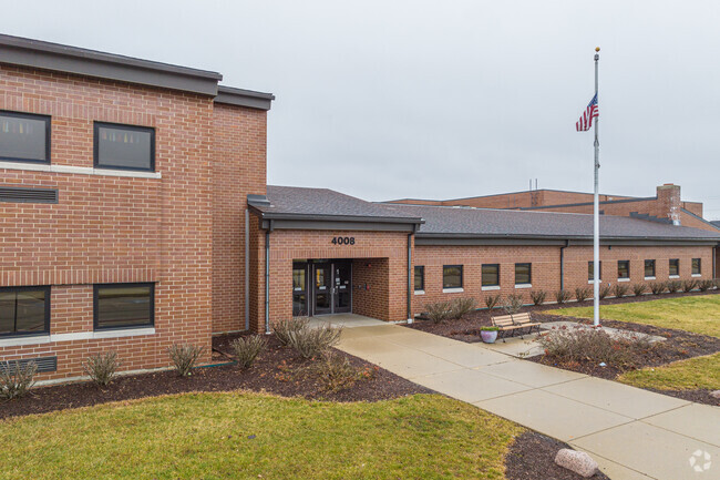 Danielle-Joy Peterson Elementary School is located at 4008 CHINABERRY LN
NAPERVILLE, IL 60564.