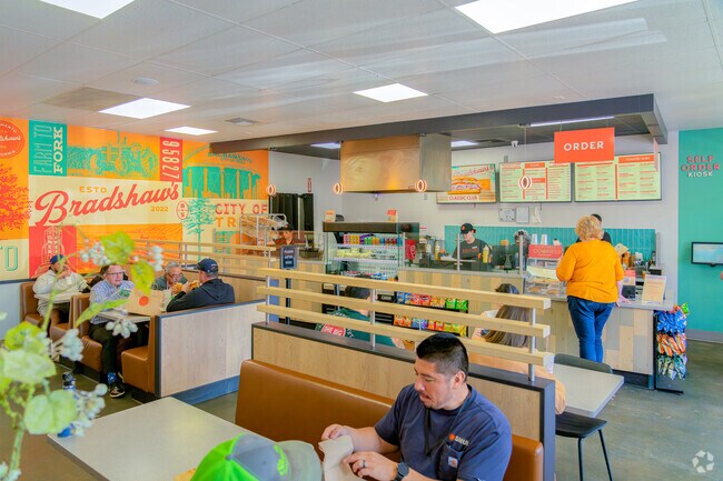 Bradshaws Sandwich Shop is most likely the busiest eatery in Lincoln Village.