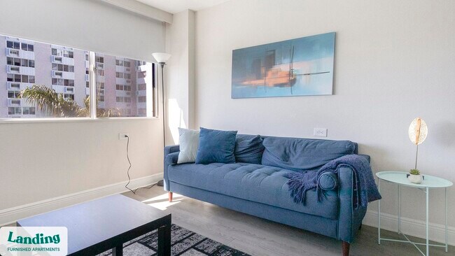 305 Dr M L K Jr St S unit 411, Saint Petersburg, FL 33705 - photo 2