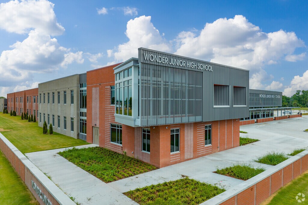 Wonder Junior High School is a newly constructed public Junior High in West Memphis.