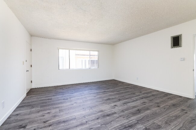 410 W Regent St unit 9, Inglewood, CA 90301 - photo 7