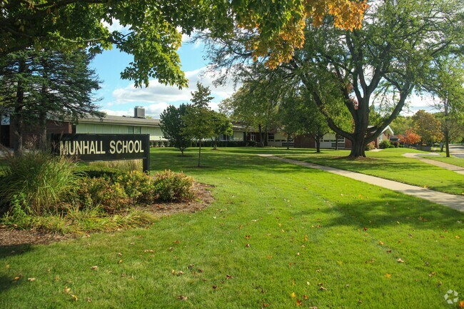 Munhall Elementary School serves students in the Southeast St Charles community.