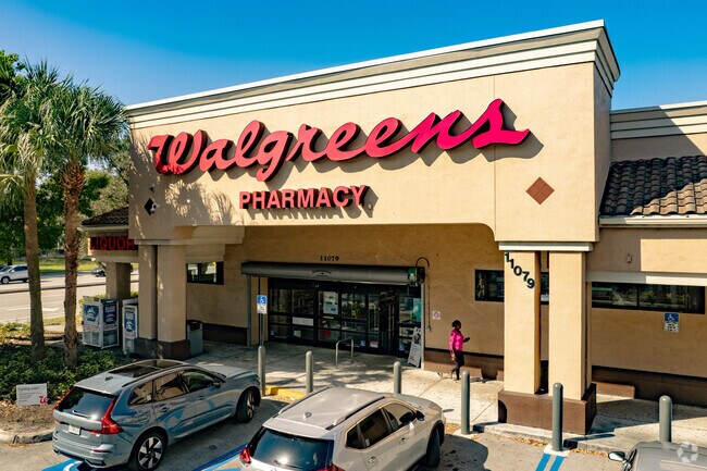 Residents of the Indian Spring neighborhood of Golf, FL can walk to Walgreens.