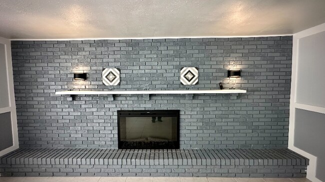 11031 Circle Rd S, Seffner, FL 33584 - photo 4