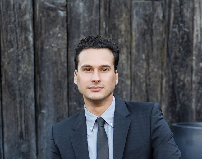 Agent Photo