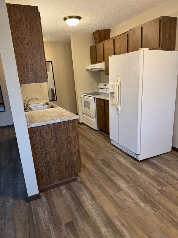 501 W 8th Ave Unit 2, Webster, SD 57274