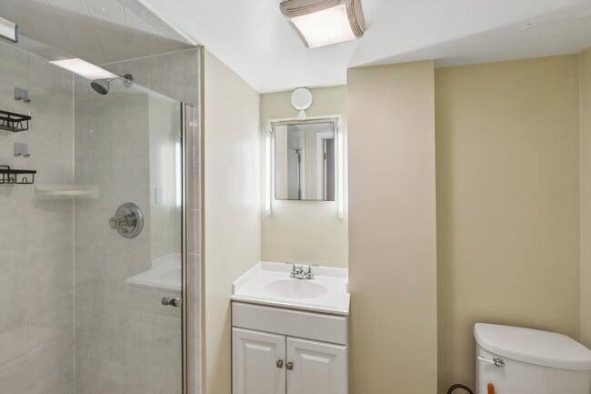 4811 Calvert Rd, College Park, MD 20740 - photo 5