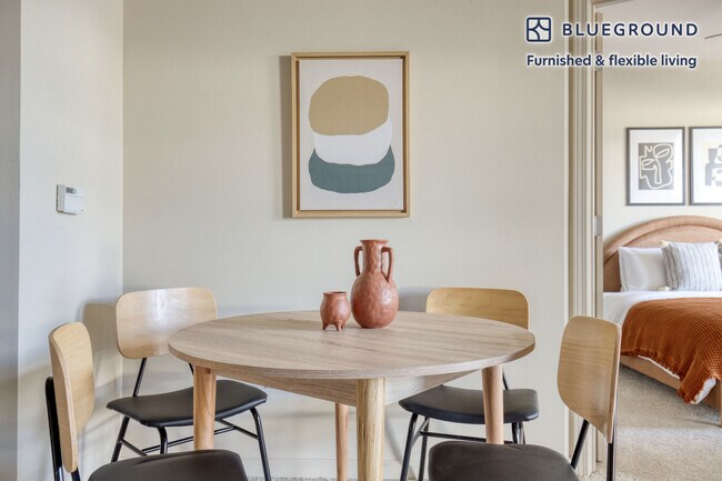 305 10th St S unit FL3-ID581, Arlington, VA 22202 - photo 5