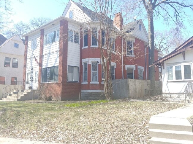 1618 Thomas Place N unit 2, Minneapolis, MN 55411 - photo 2