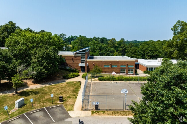Oberlin Magnet Middle School is located in Raleigh, NC.