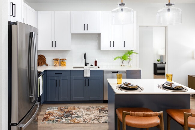 Marlowe Lake Manatee, Bradenton, FL 34212 - photo 2