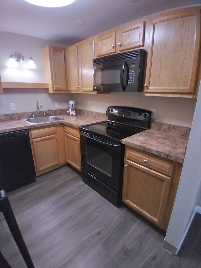 Winkworth Apartment Homes, Syracuse, NY 13219 - photo 2