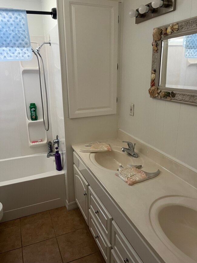 4841 92nd St N, St. Petersburg, FL 33708 - photo 4