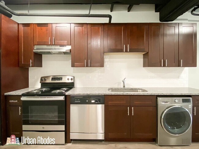 727 Saint Johns Ave unit A06C, Highland Park, IL 60035 - photo 2