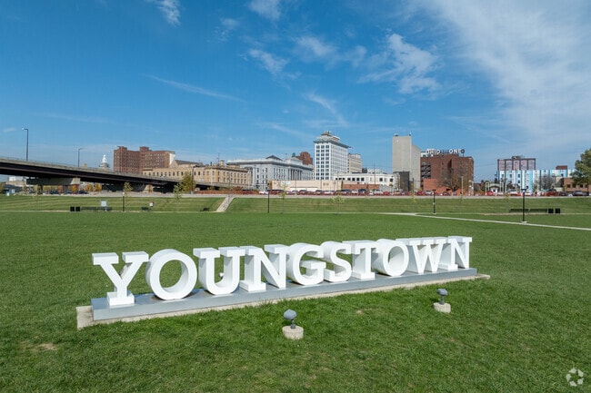 Canfield is a short commute to nearby Youngstown, Ohio.