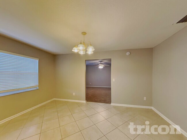 2018 Whispering Sands Ct, Dover, FL 33527 - photo 4