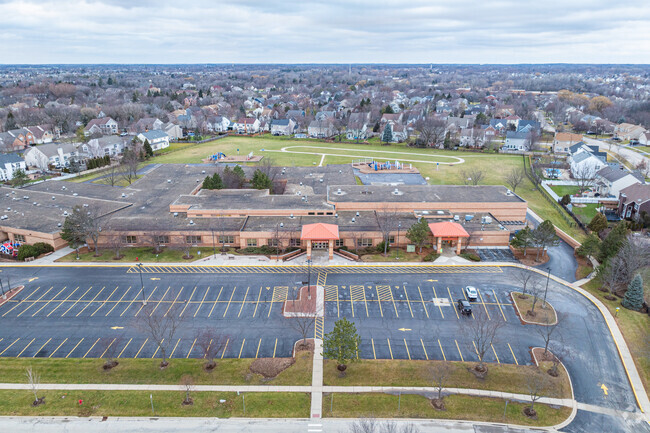 Glacier Ridge Elementary School is located in the Lake of the Hills Estates of Crystal Lake, IL.