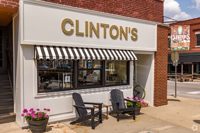 Step back in time at Clinton's Soda Fountain located in the Heart of Independence.