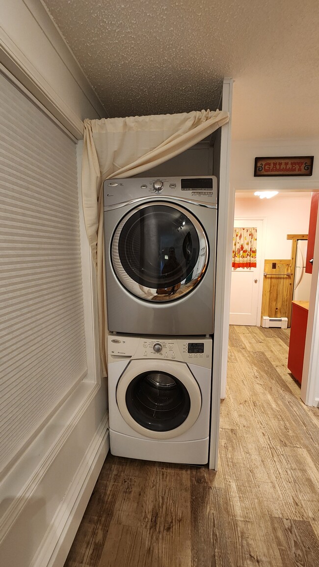 4003 Garfield St unit Upstairs, Anchorage, AK 99503 - photo 7