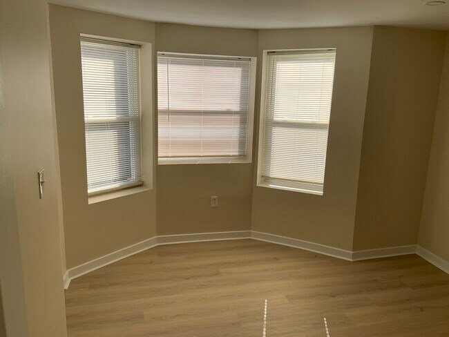 903 Lindley Ave unit 2nd fl, Philadelphia, PA 19141 - photo 6