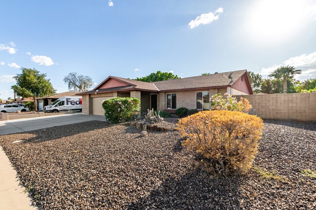 16638 N 46th Ln, Glendale, AZ 85306 - photo 5