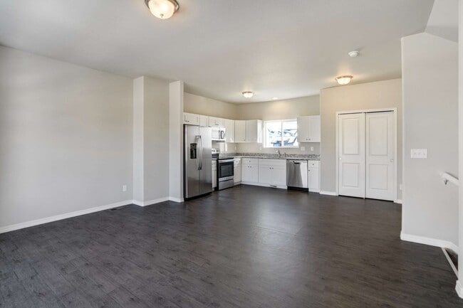 753 Grissom Dr, Colorado Springs, CO 80915 - photo 6