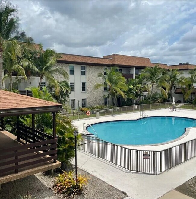 5759 SW 61st St, Miami, FL 33143