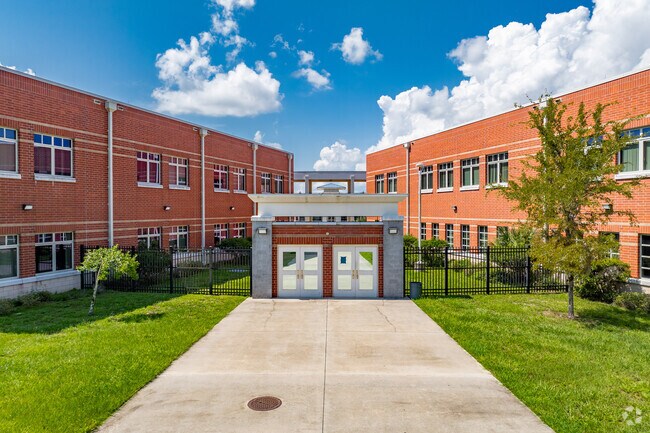 Crystal River High School a student-teacher ratio of 20 to 1.