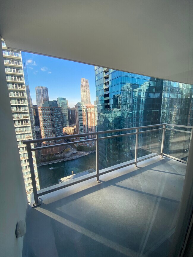 The Lancaster unit 2509, Chicago, IL 60601 - photo 5