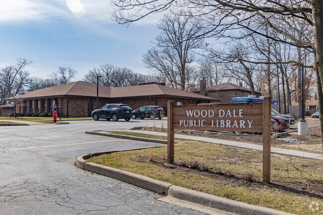 The Wood Dale Public Library offers many activities for children.