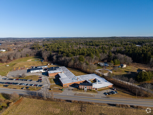 Griffin Memorial School in Litchfield, NH serves grades K-5.