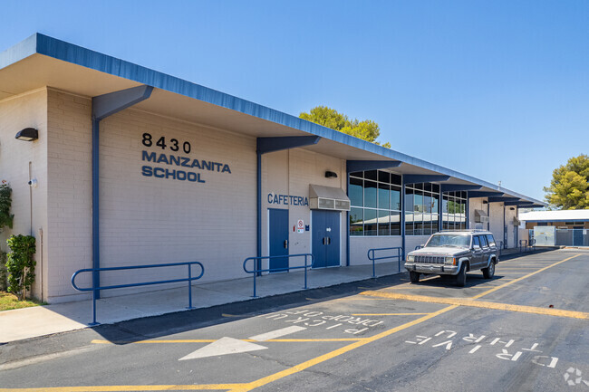 Cafeteria building fosters community at Manzanita Elementary School in Phoenix.