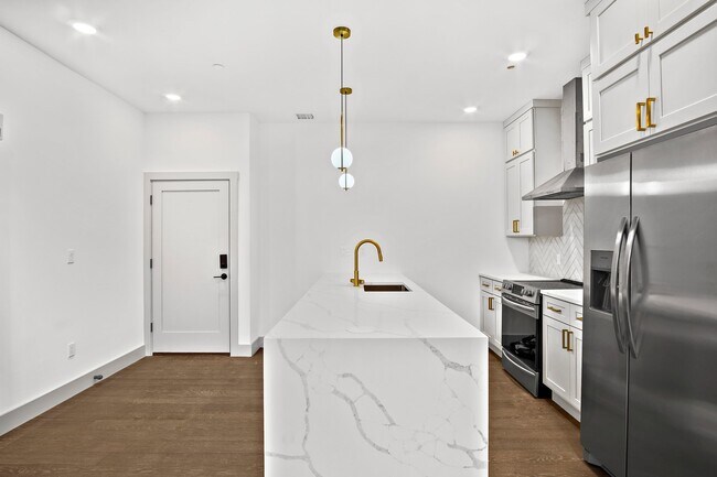 127 E Cottage St unit 8, Dorchester, MA 02125 - photo 6