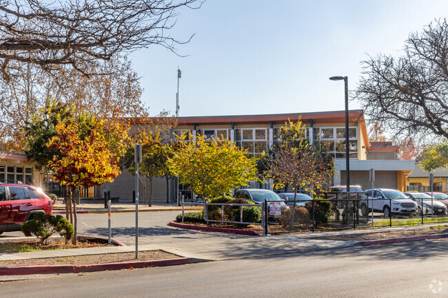 Your kids will enjoy learning in the inspiring atmosphere of Castlemont Elementary School.