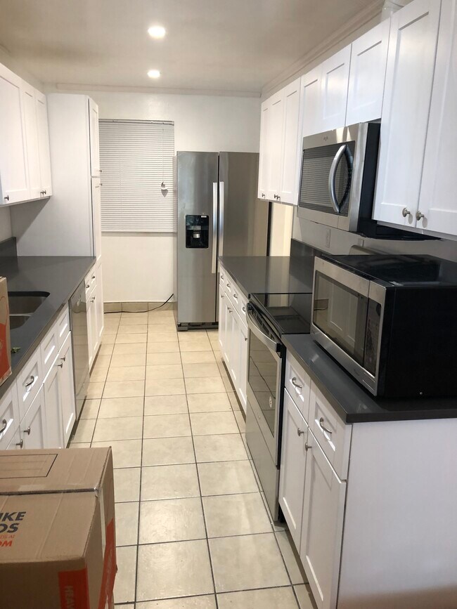 5650 Sumner Way unit Apartment for rent, Culver City, CA 90230 - photo 5