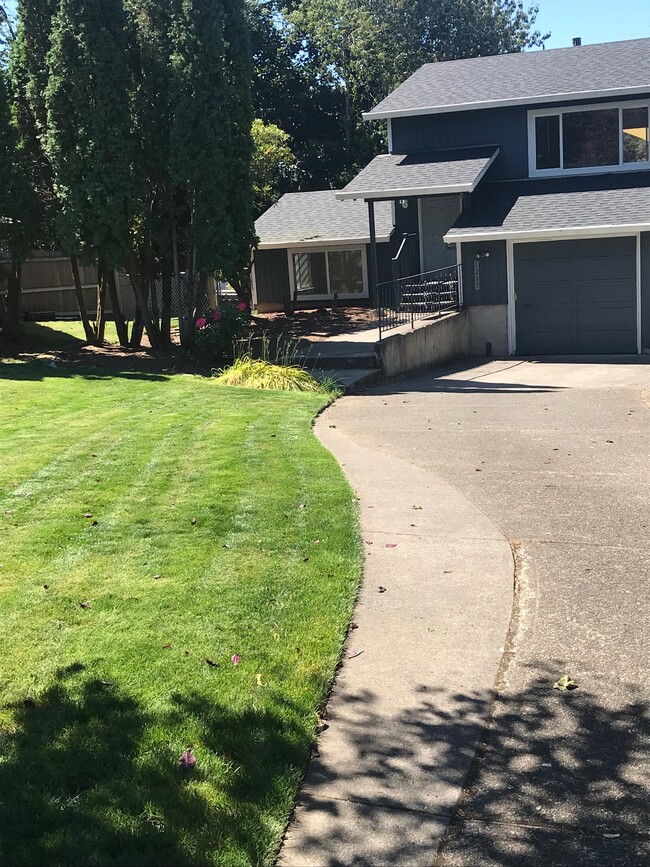 1237 SE Olvera Place, Gresham, OR 97080 - photo 2