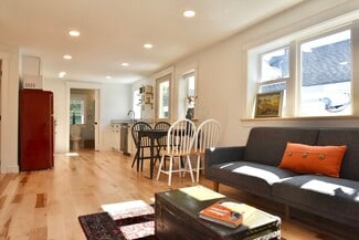 15 Lincoln St Unit 3, Brunswick, ME 04011